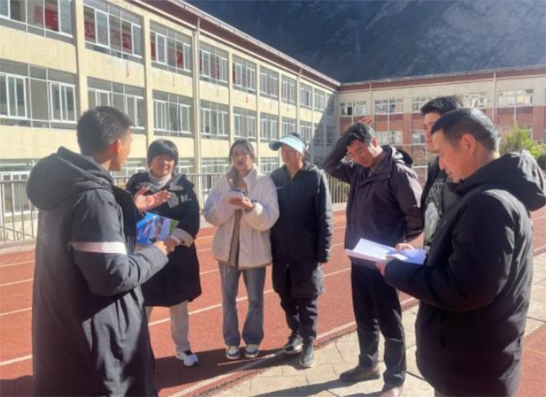 遂寧一中赴理縣中學(xué)送教幫扶,再敘遂理教育情